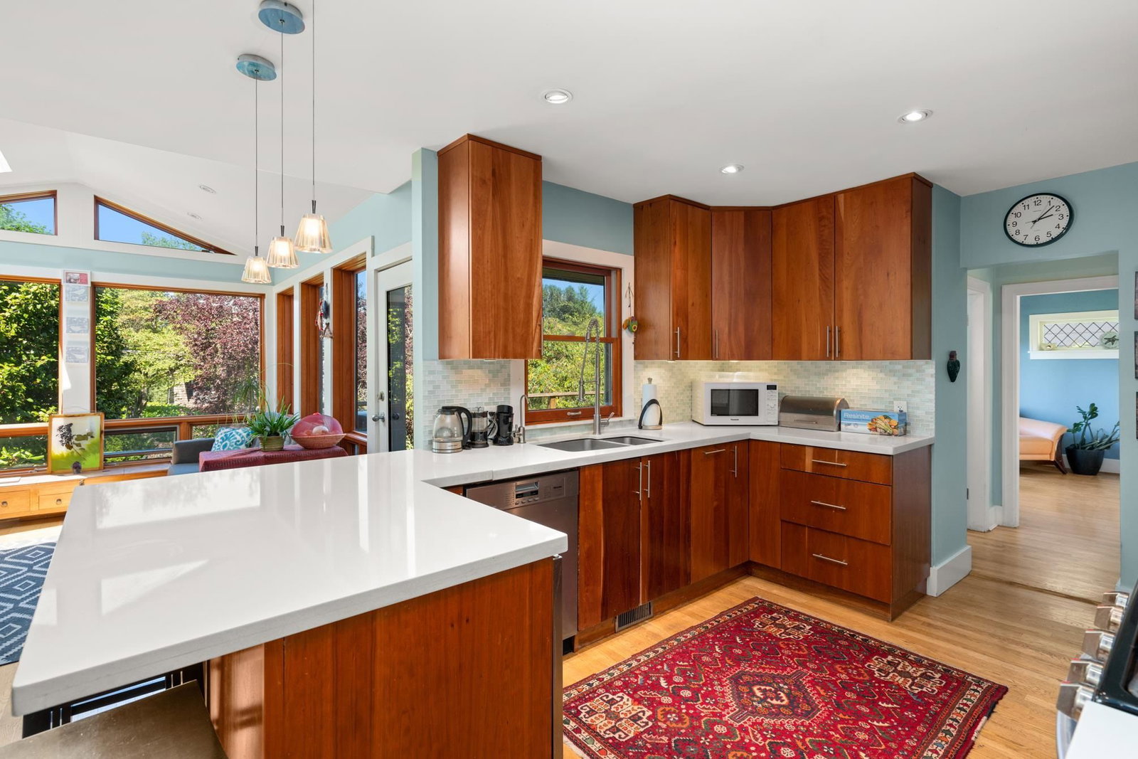 Listing Image 12