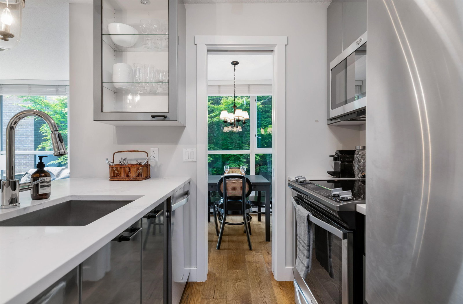 Listing Image 13