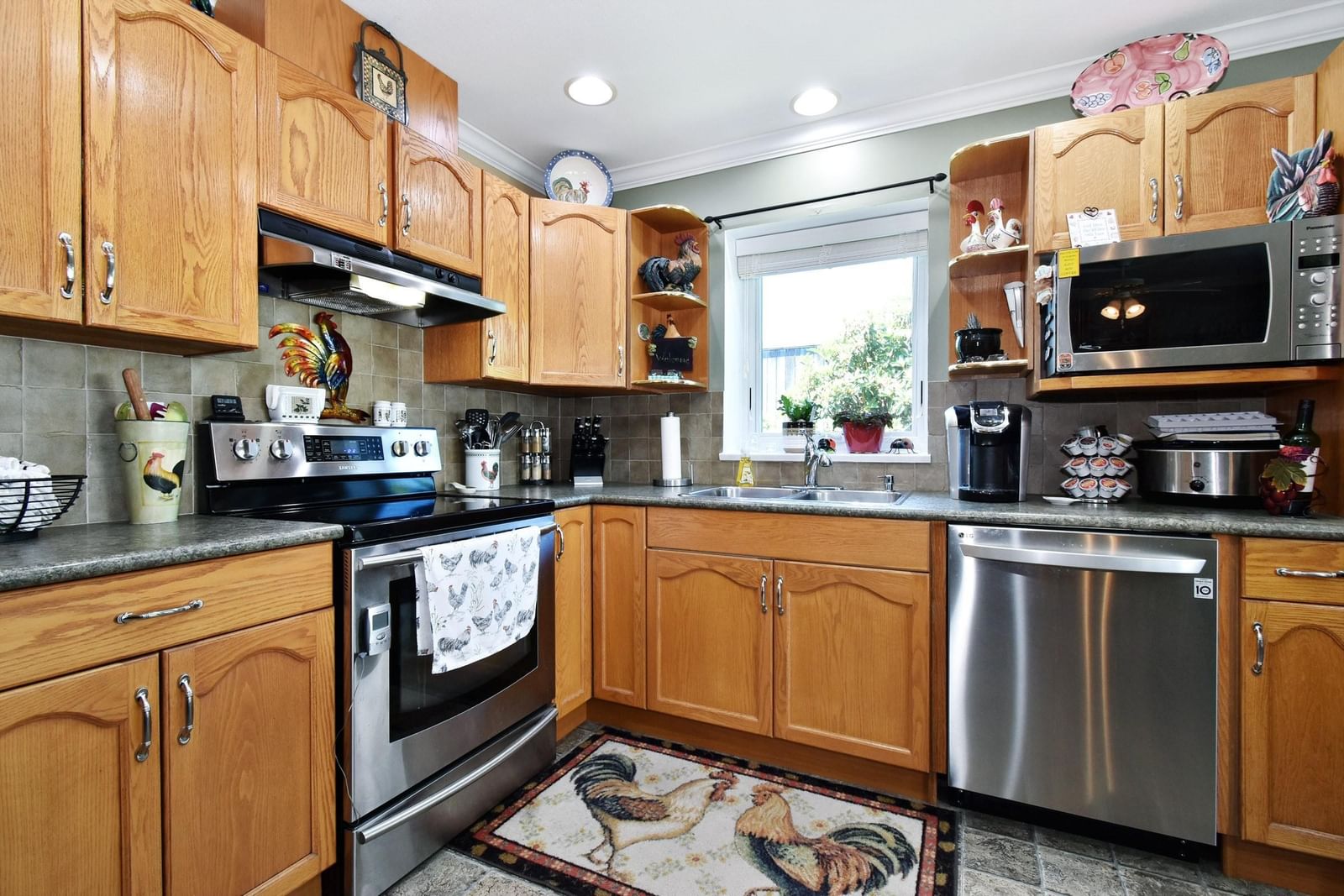 Listing Image 11