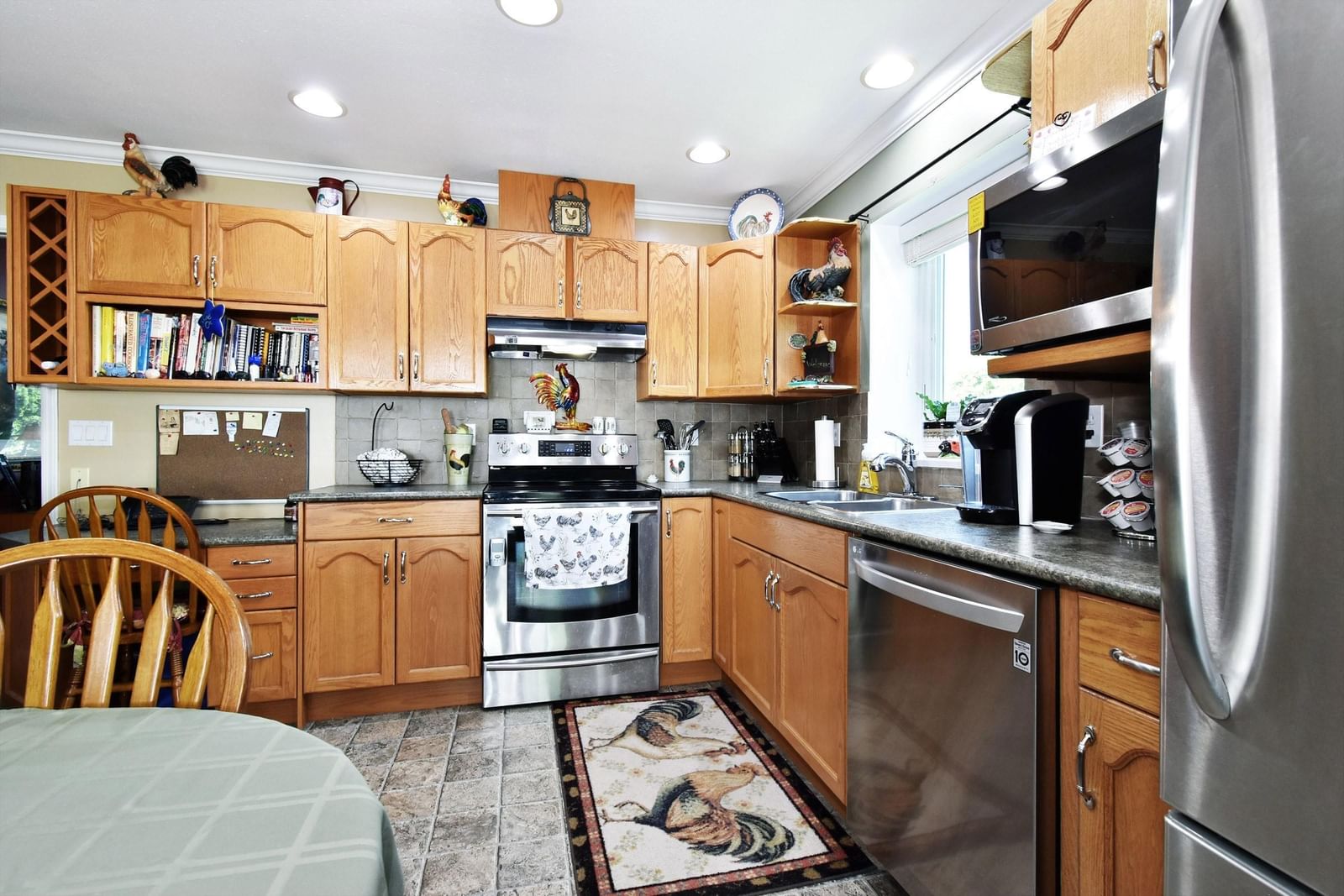 Listing Image 12