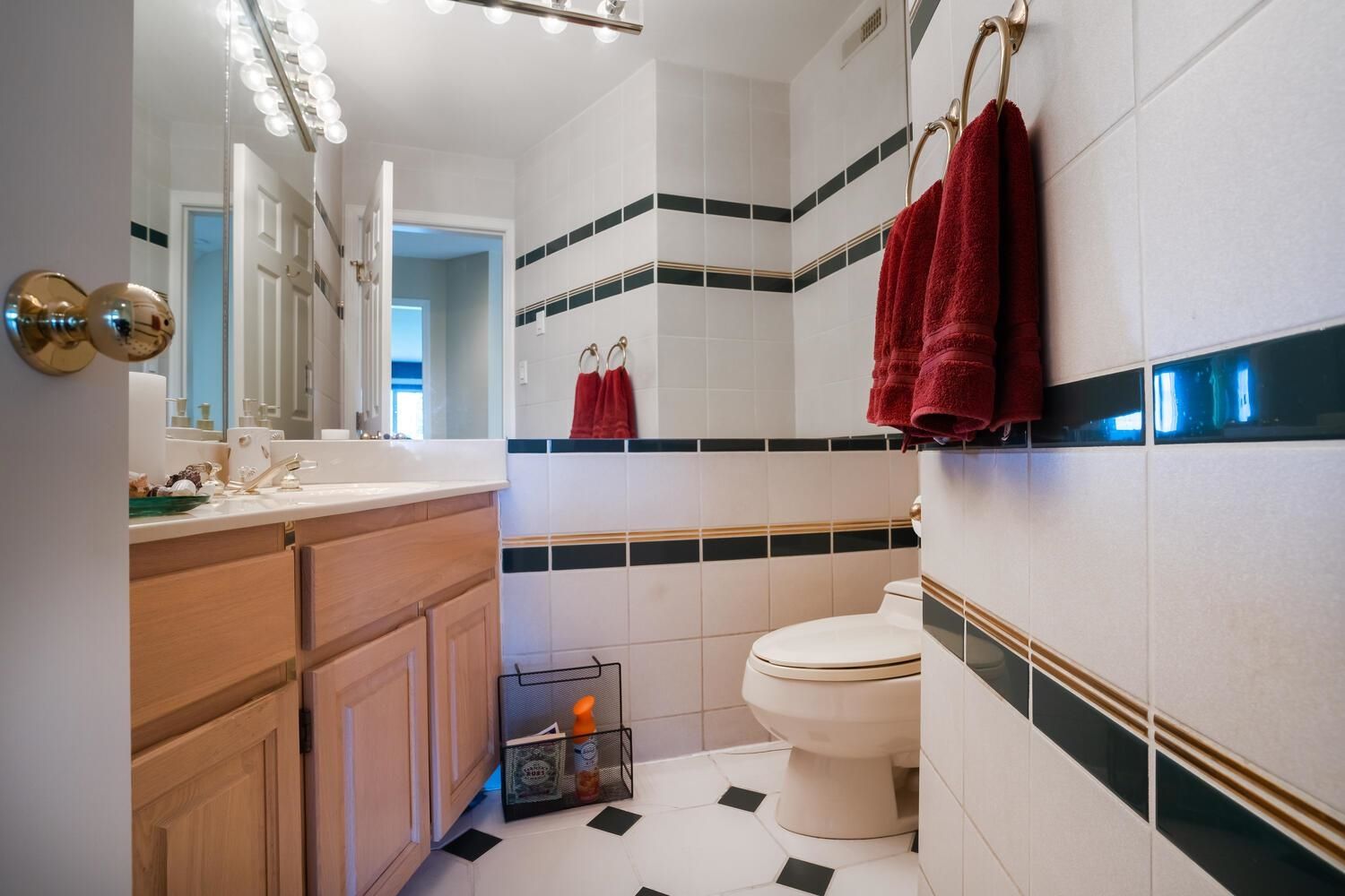 Listing Image 12