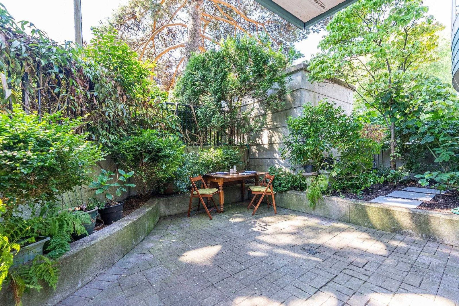 Listing Image 16
