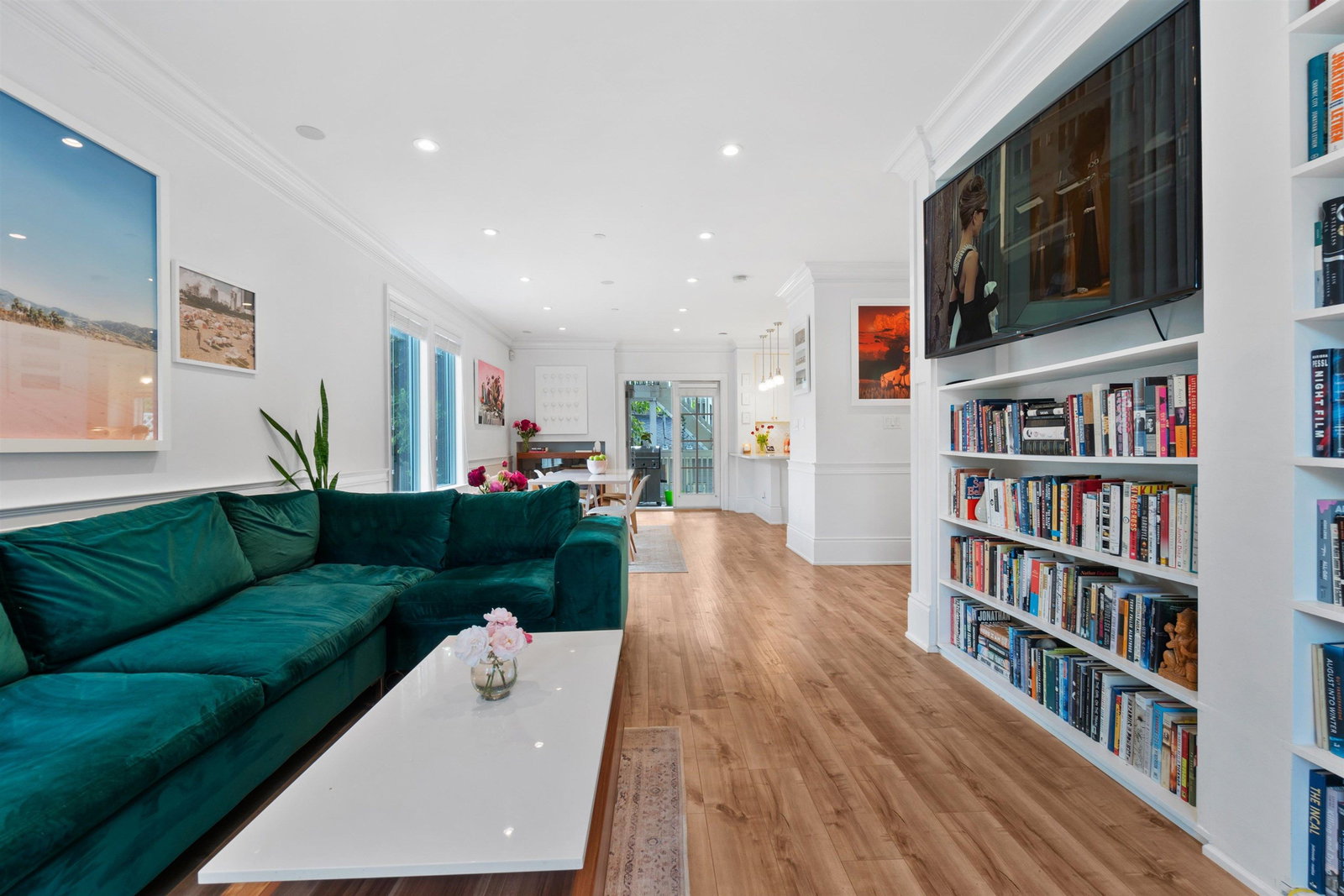 Listing Image 10
