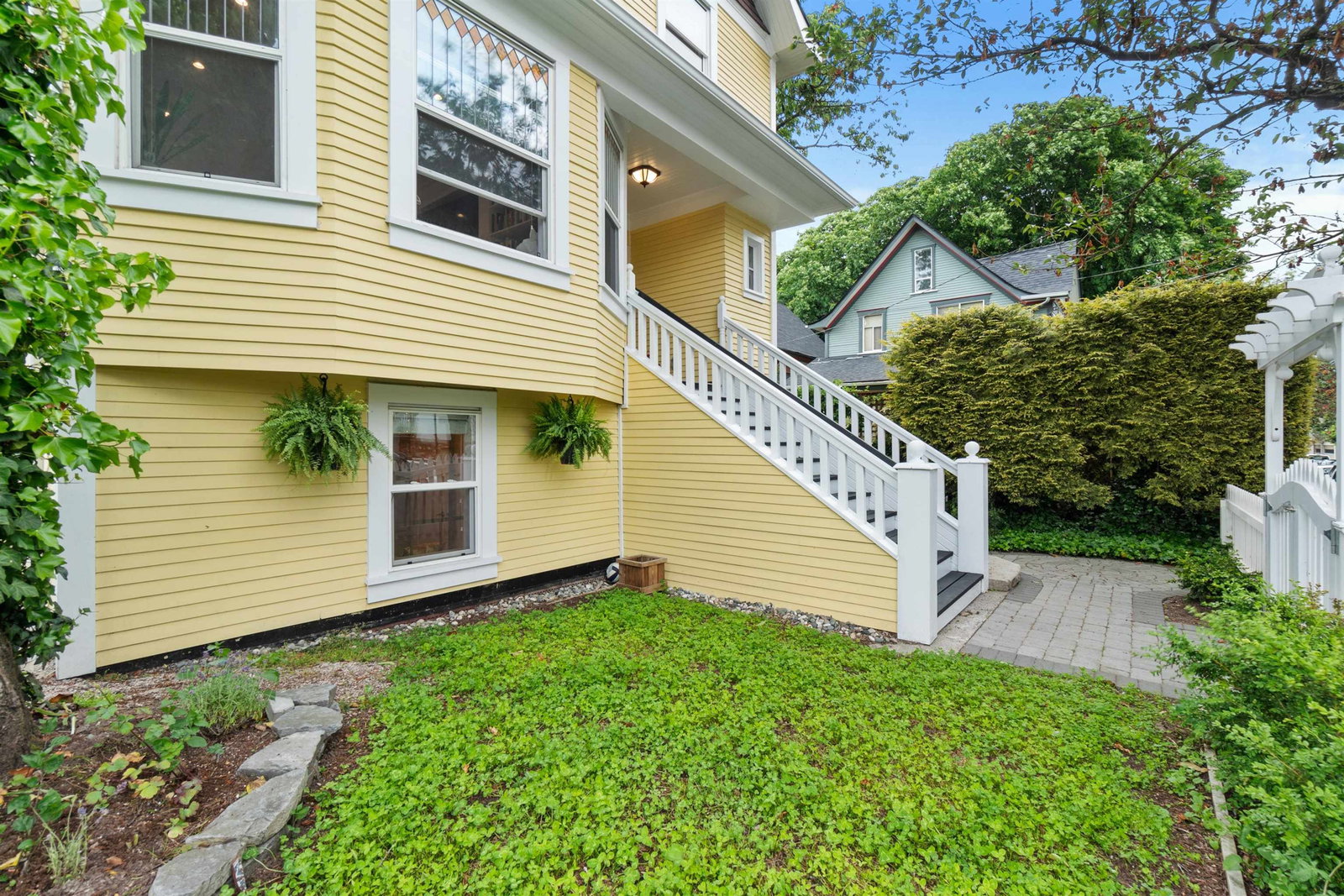 Listing Image 3