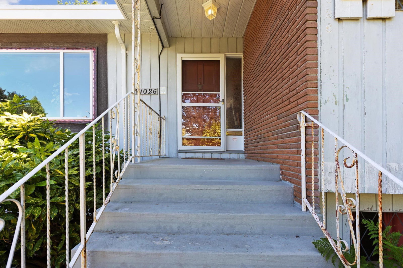 Listing Image 6