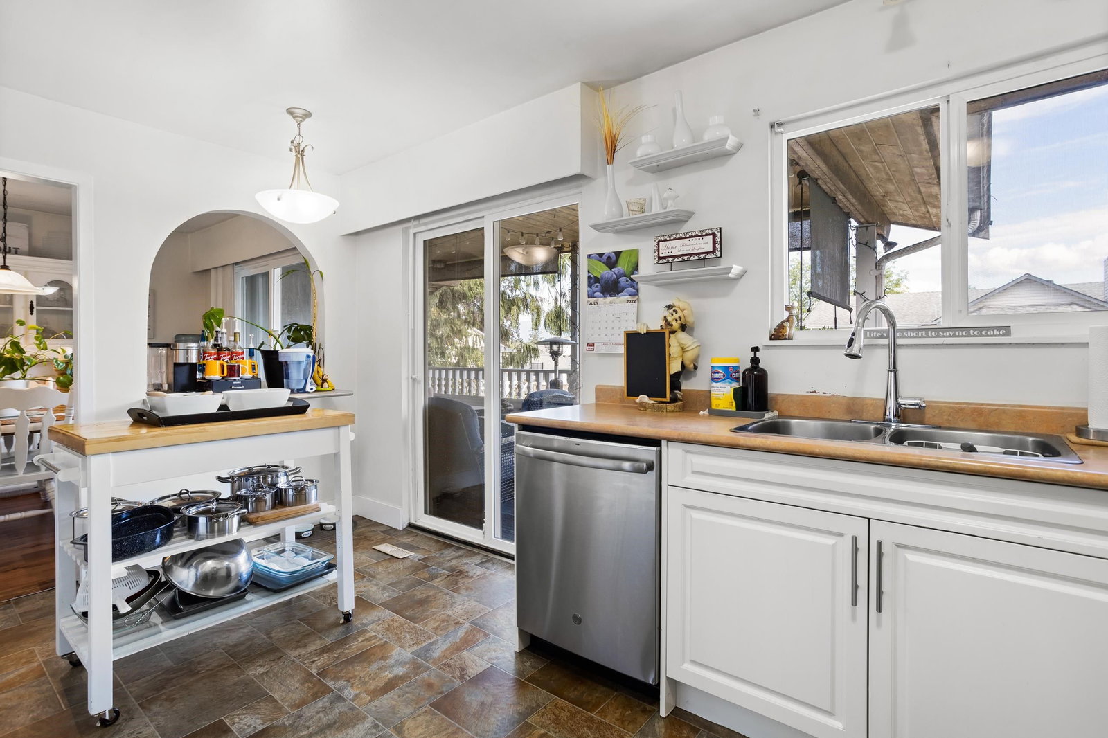 Listing Image 11