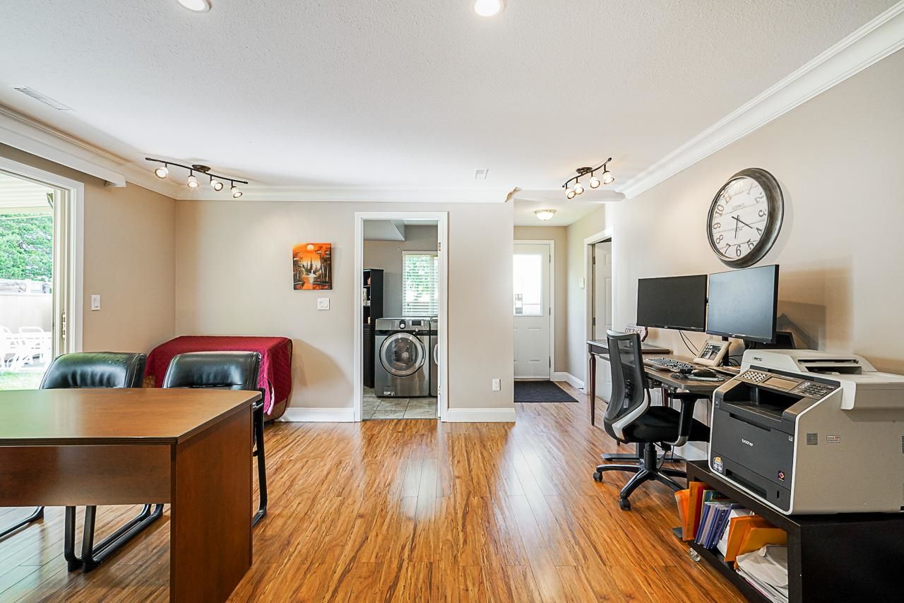 Listing Image 15