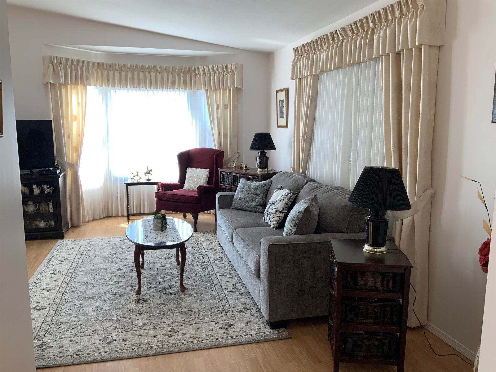 Listing Image 5