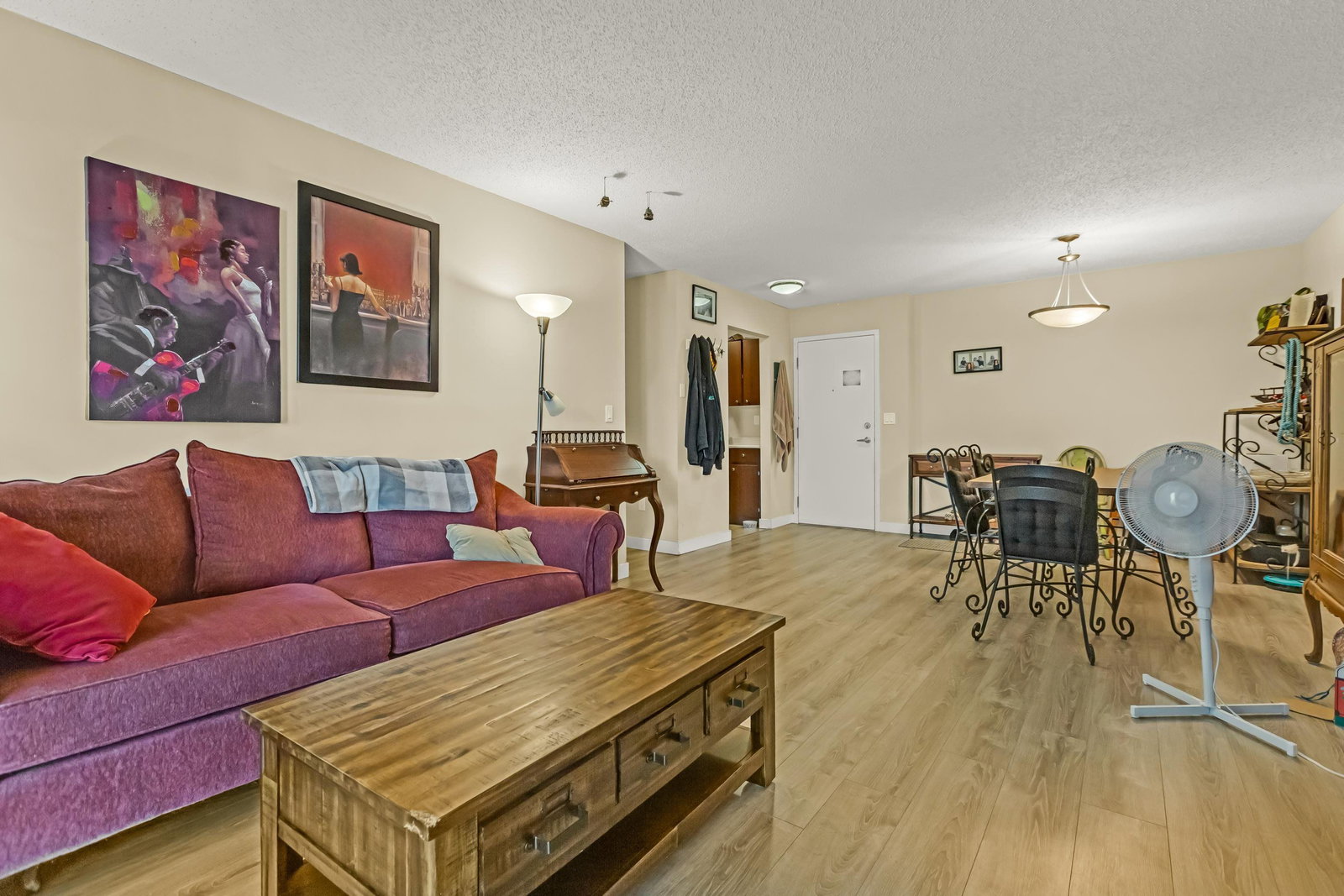 Listing Image 14