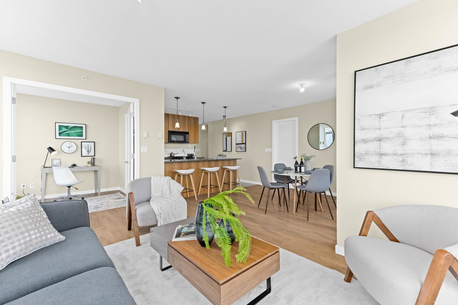 Listing Image 6