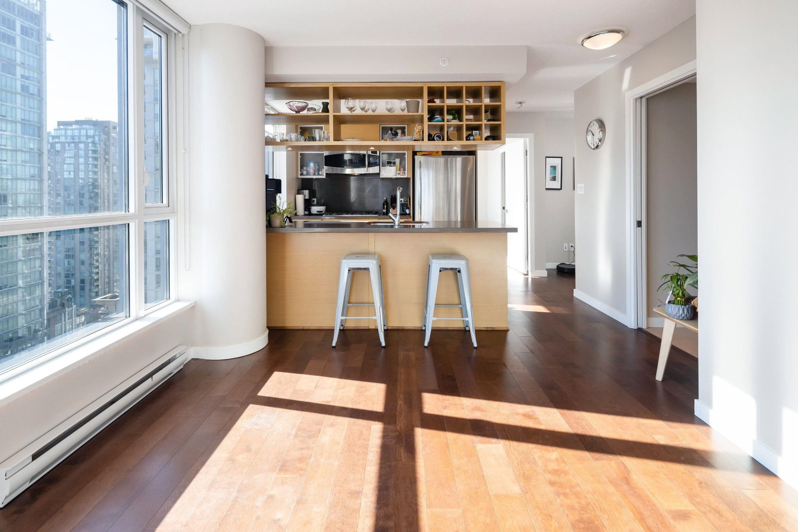Listing Image 5