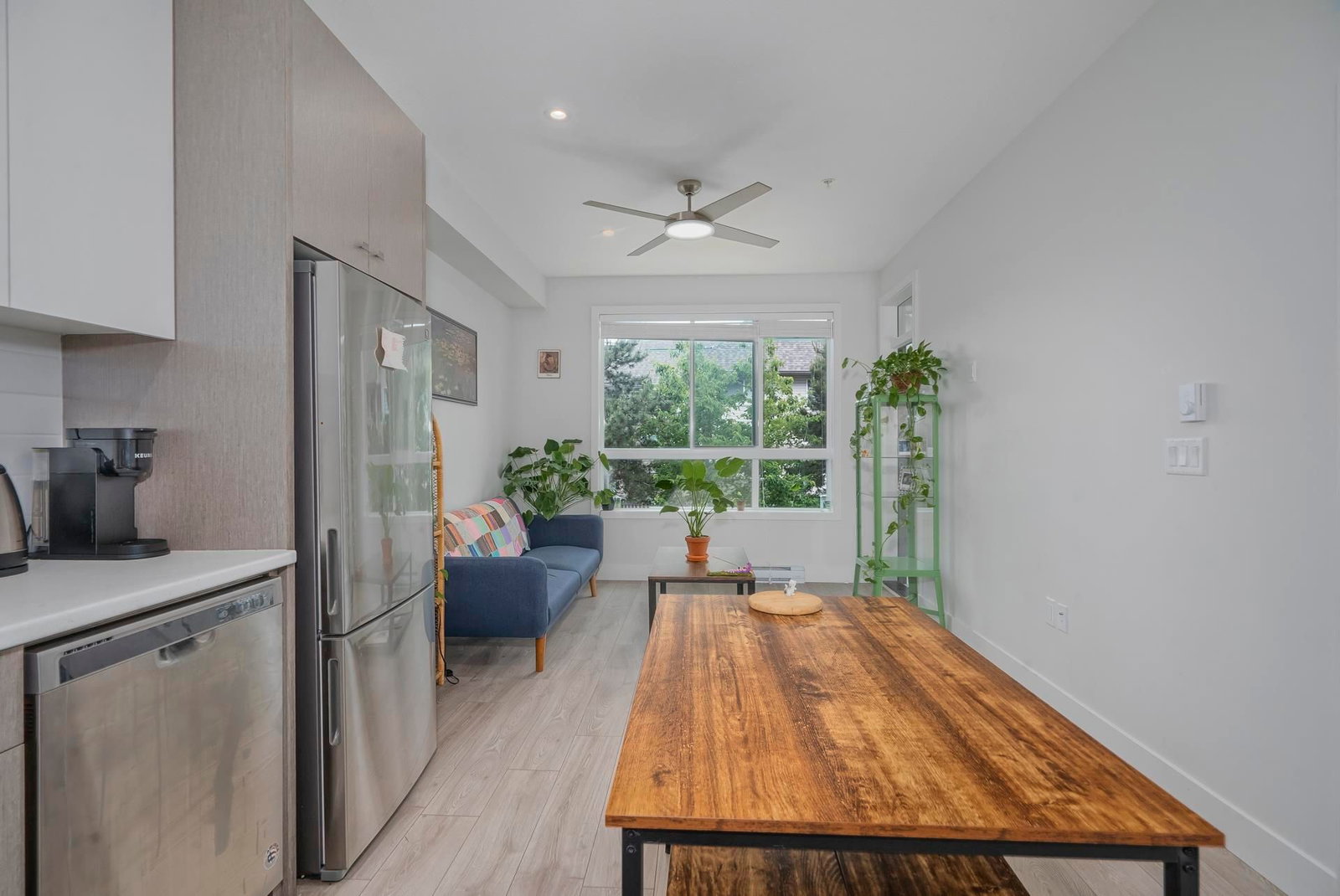 Listing Image 6