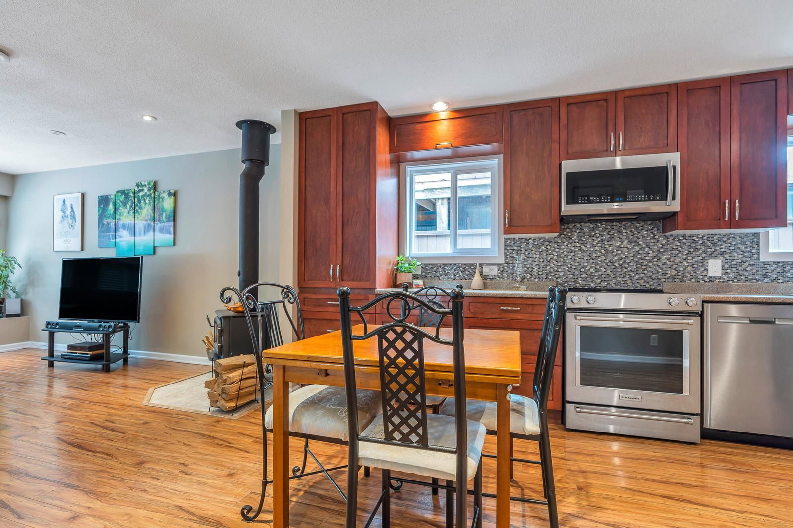 Listing Image 10