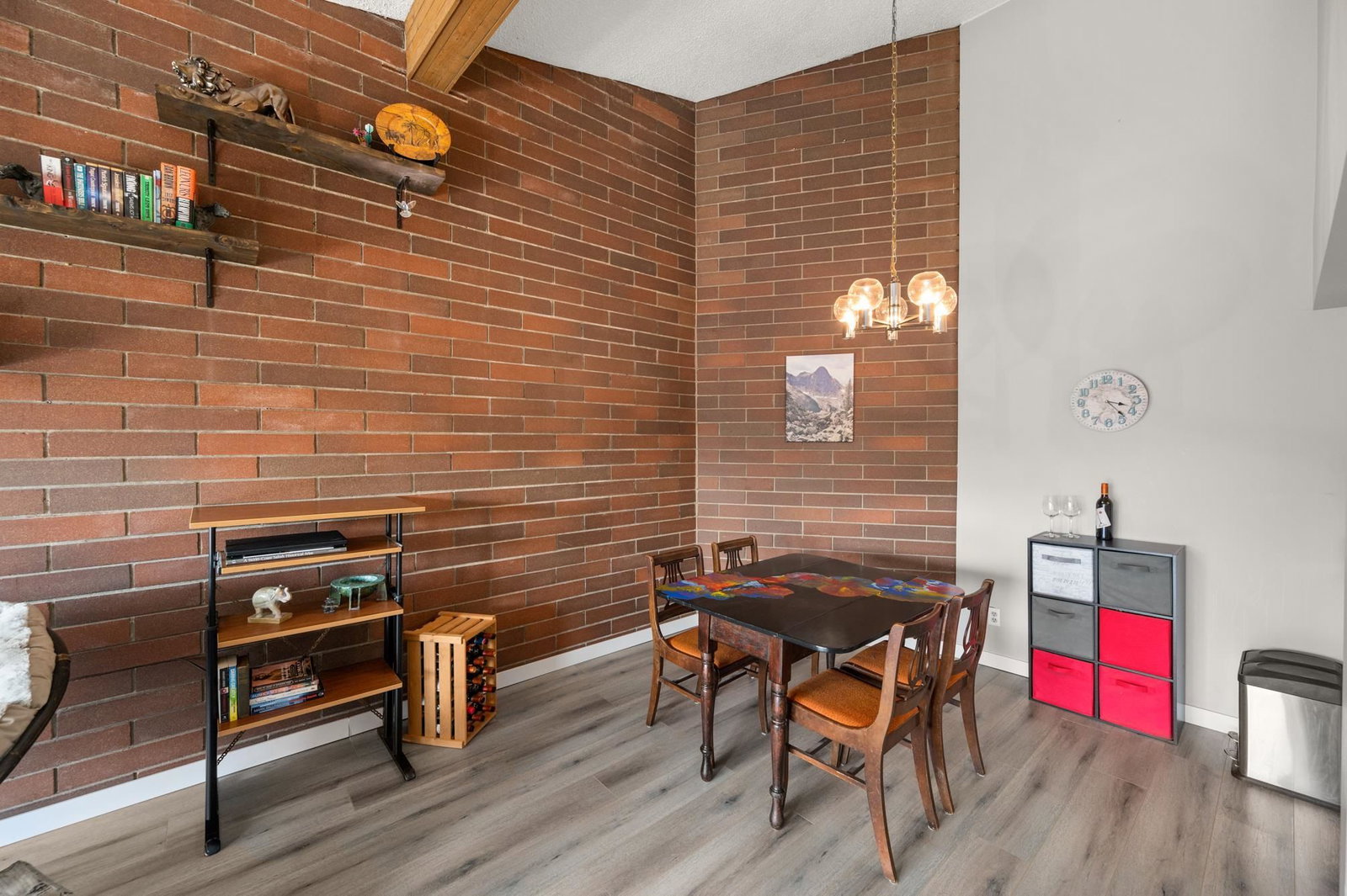 Listing Image 9