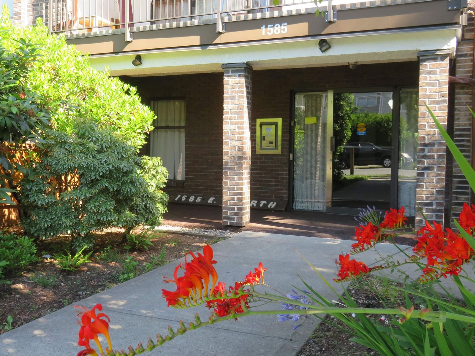 Listing Image 11