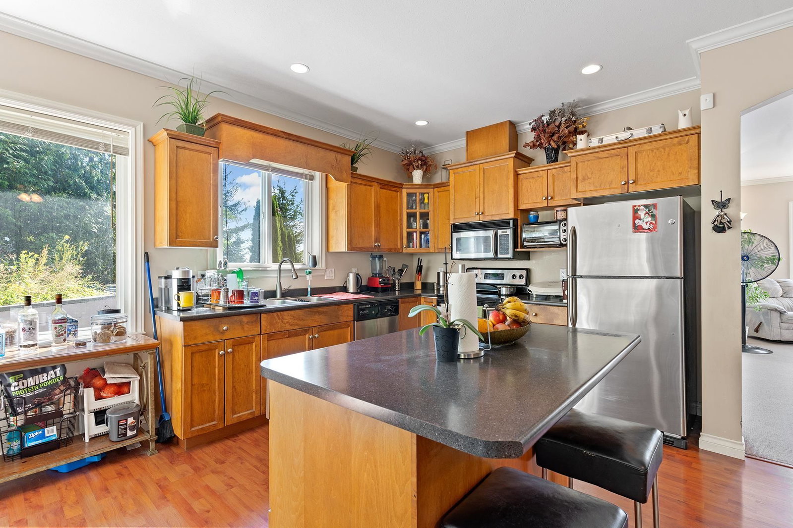 Listing Image 9