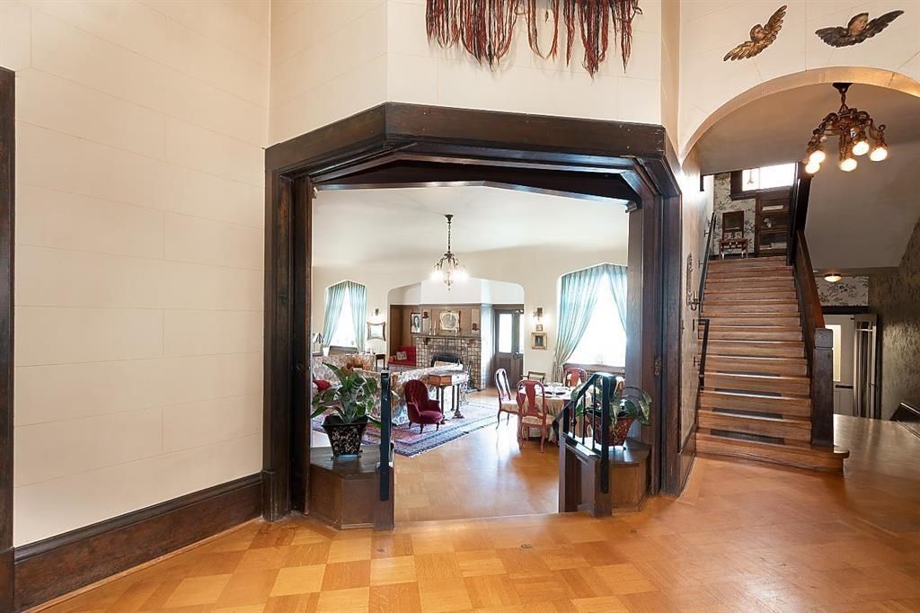 Listing Image 8
