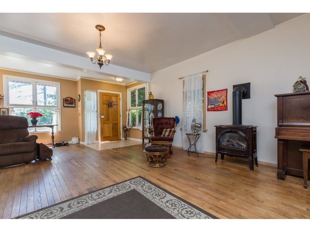 Listing Image 6