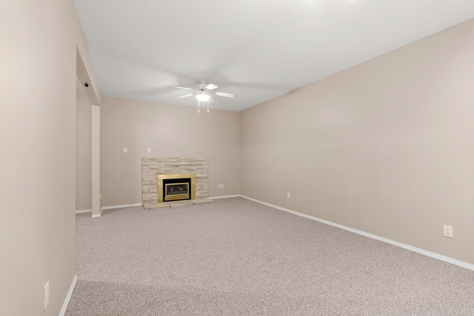 Listing Image 29