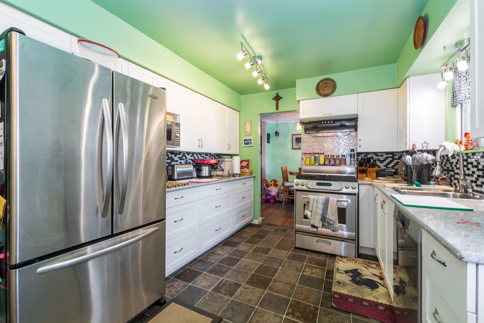 Listing Image 6