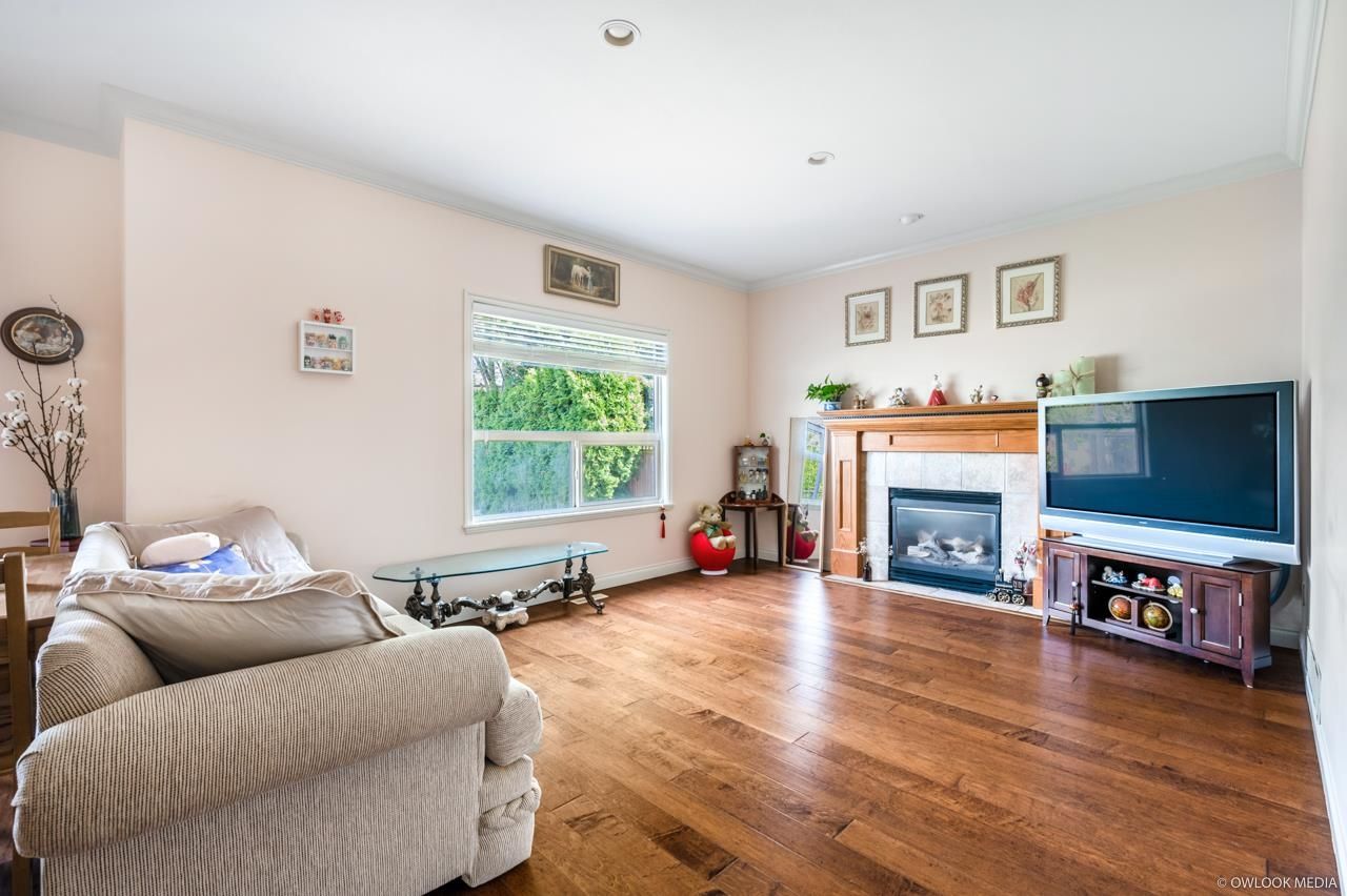 Listing Image 12