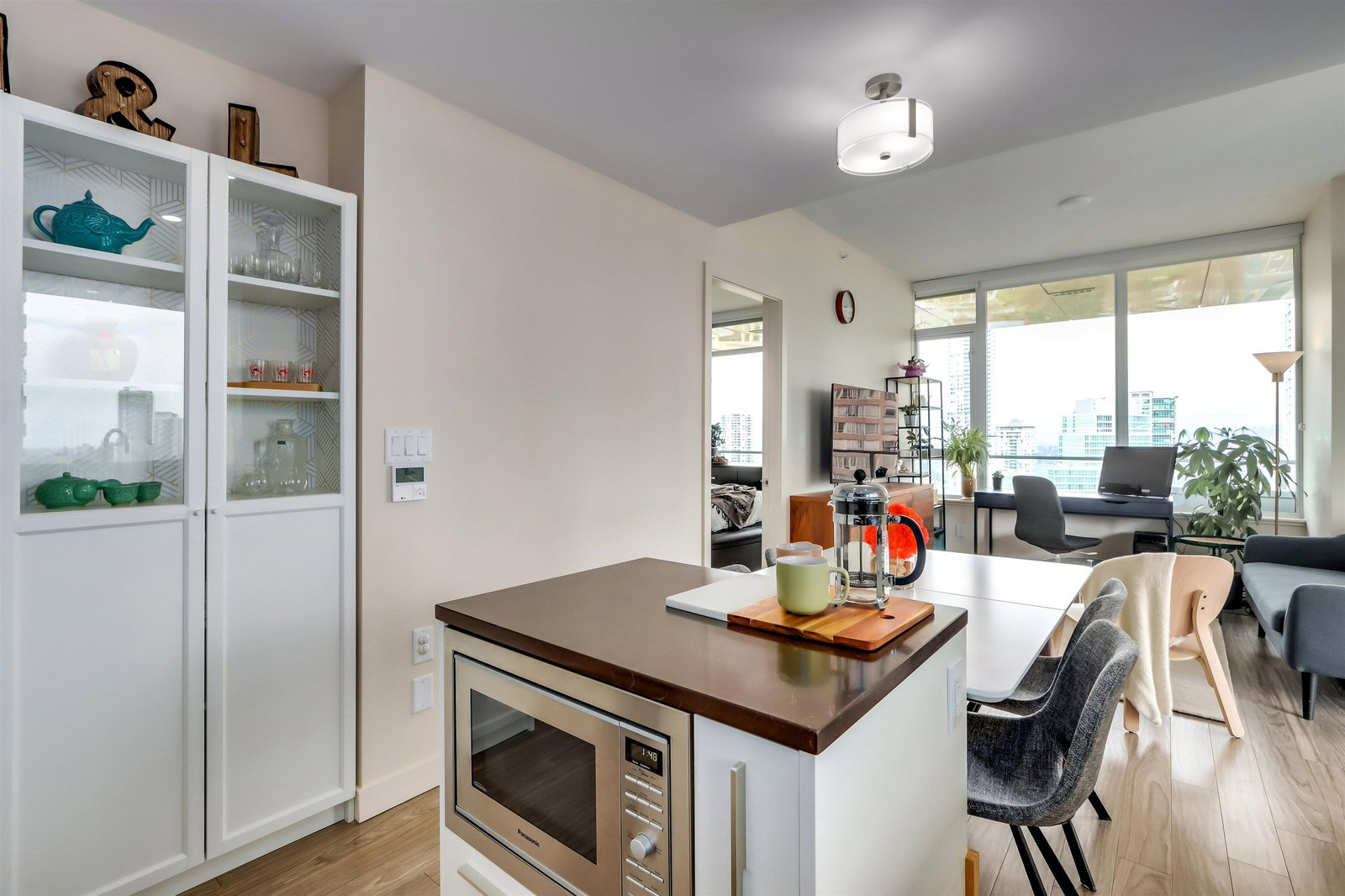 Listing Image 9
