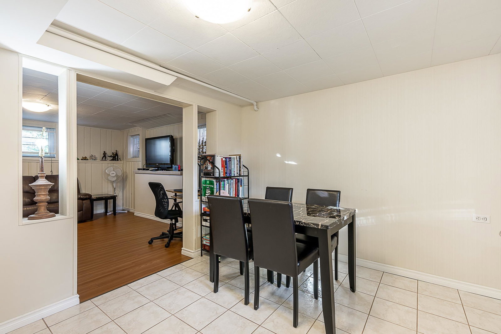 Listing Image 23