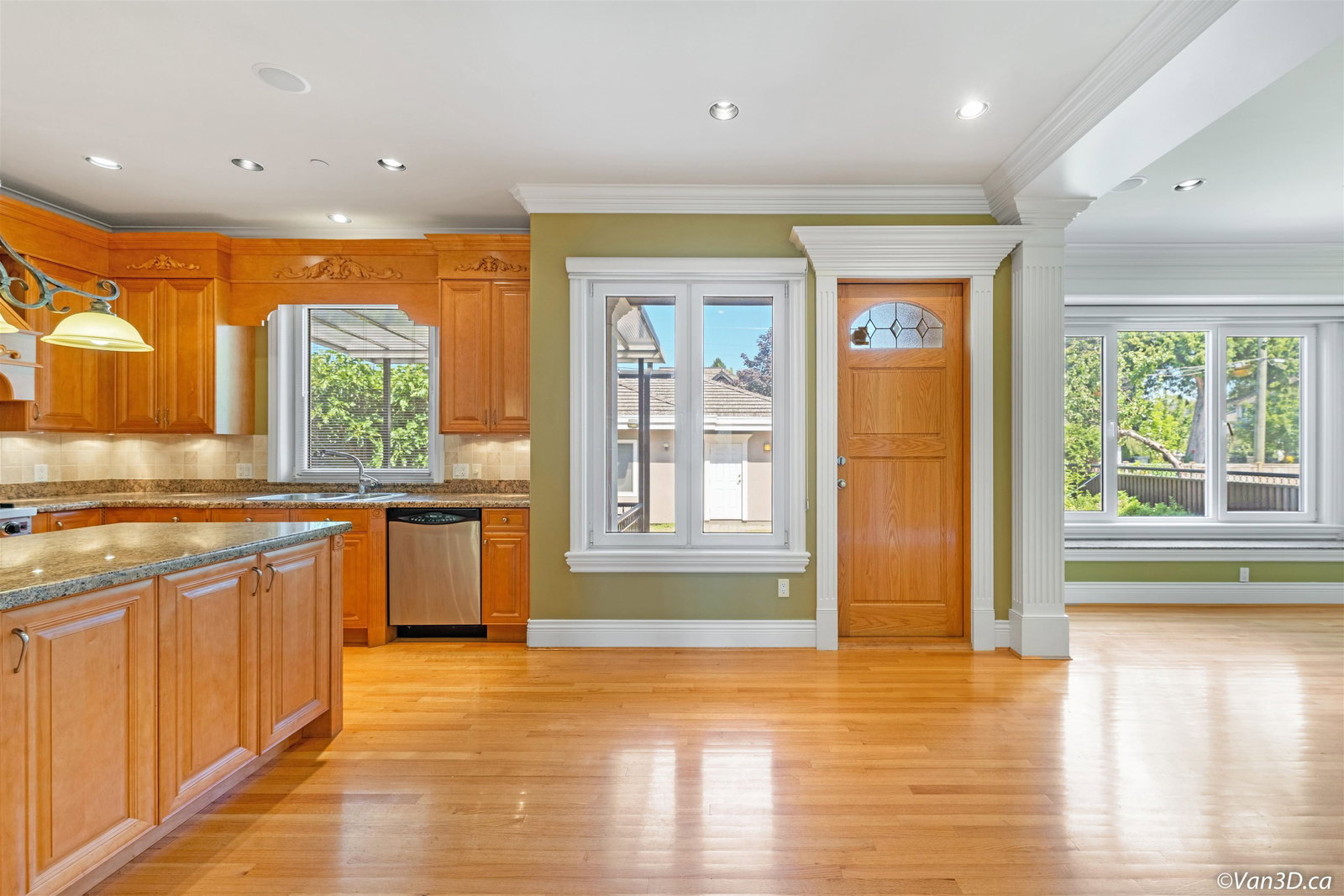 Listing Image 12