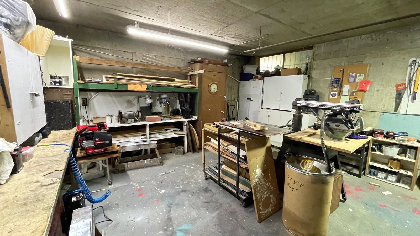 Listing Image 11