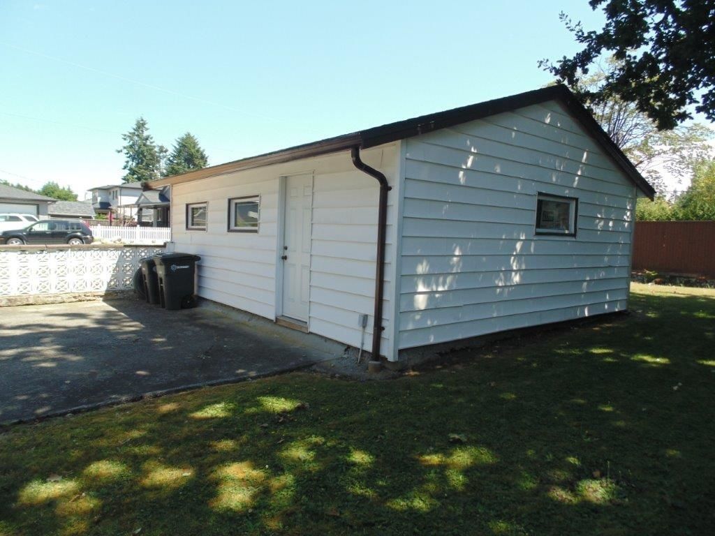 Listing Image 4
