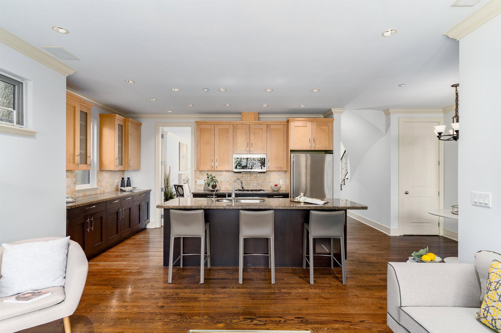 Listing Image 15
