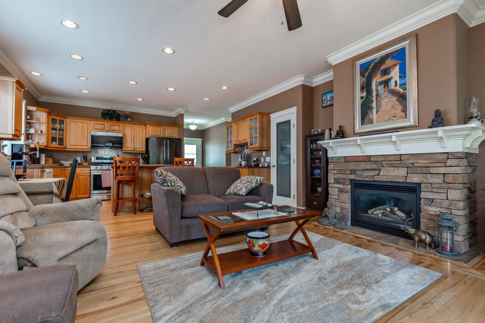 Listing Image 12