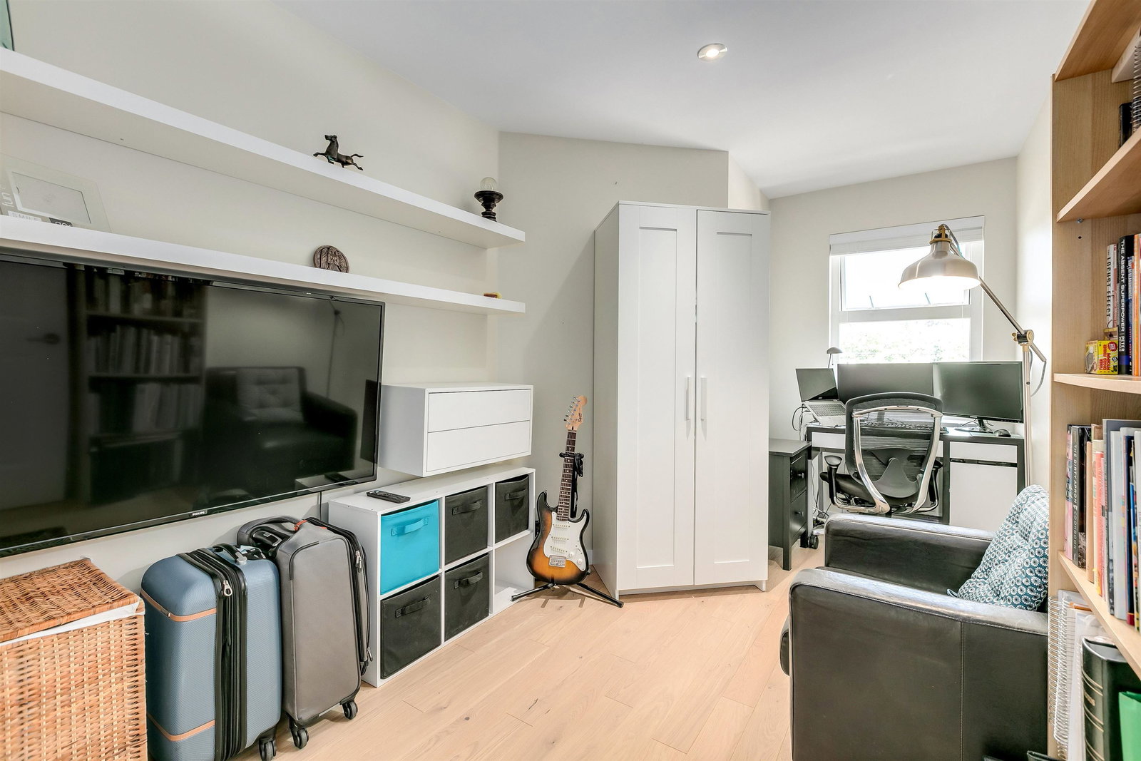 Listing Image 15