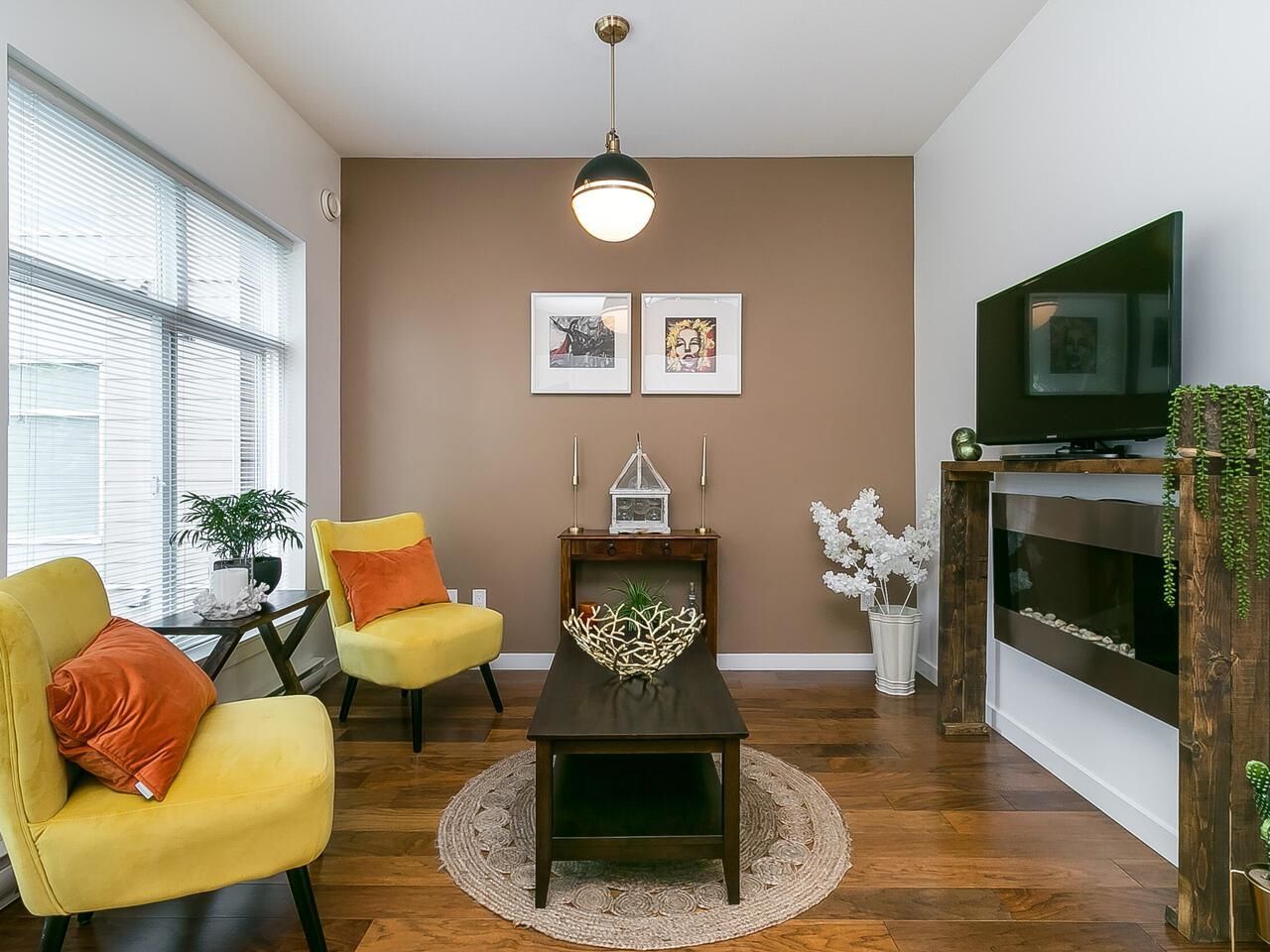 Listing Image 3
