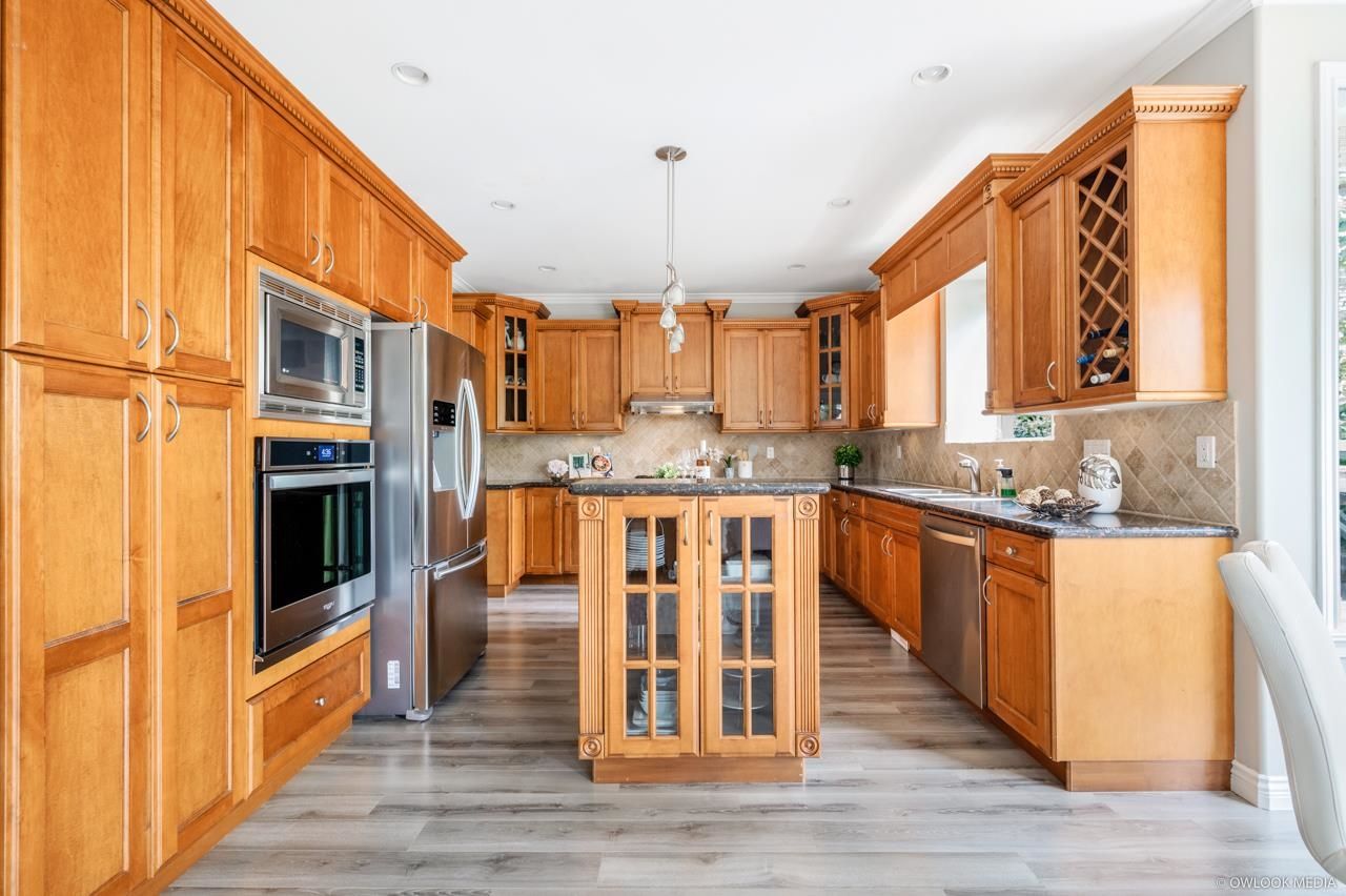Listing Image 11