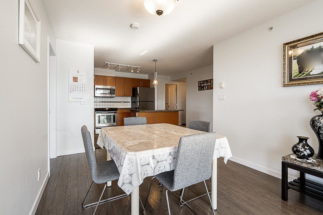 Listing Image 12