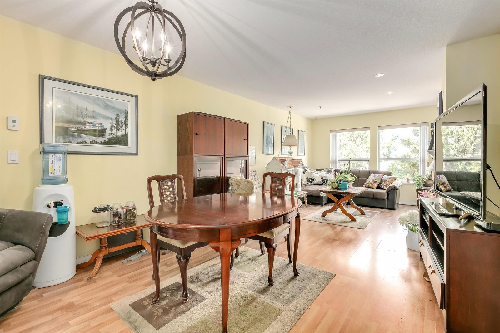 Listing Image 8