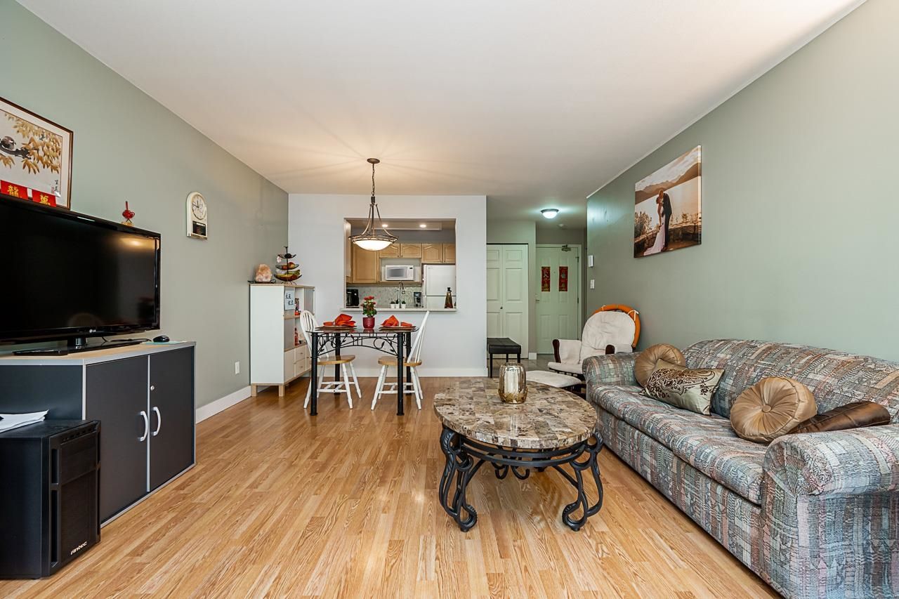 Listing Image 16