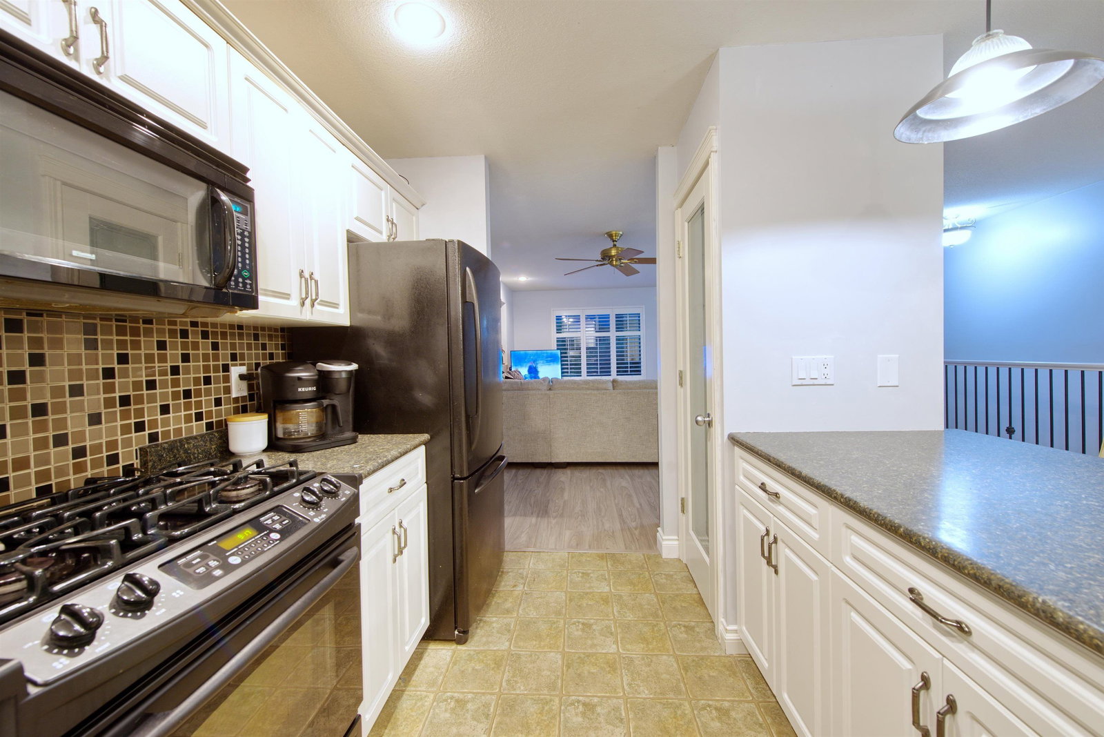 Listing Image 19