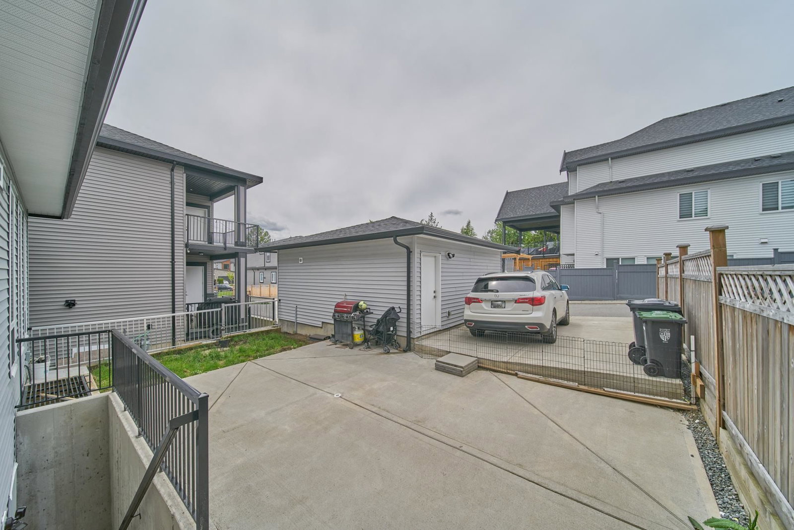 Listing Image 19