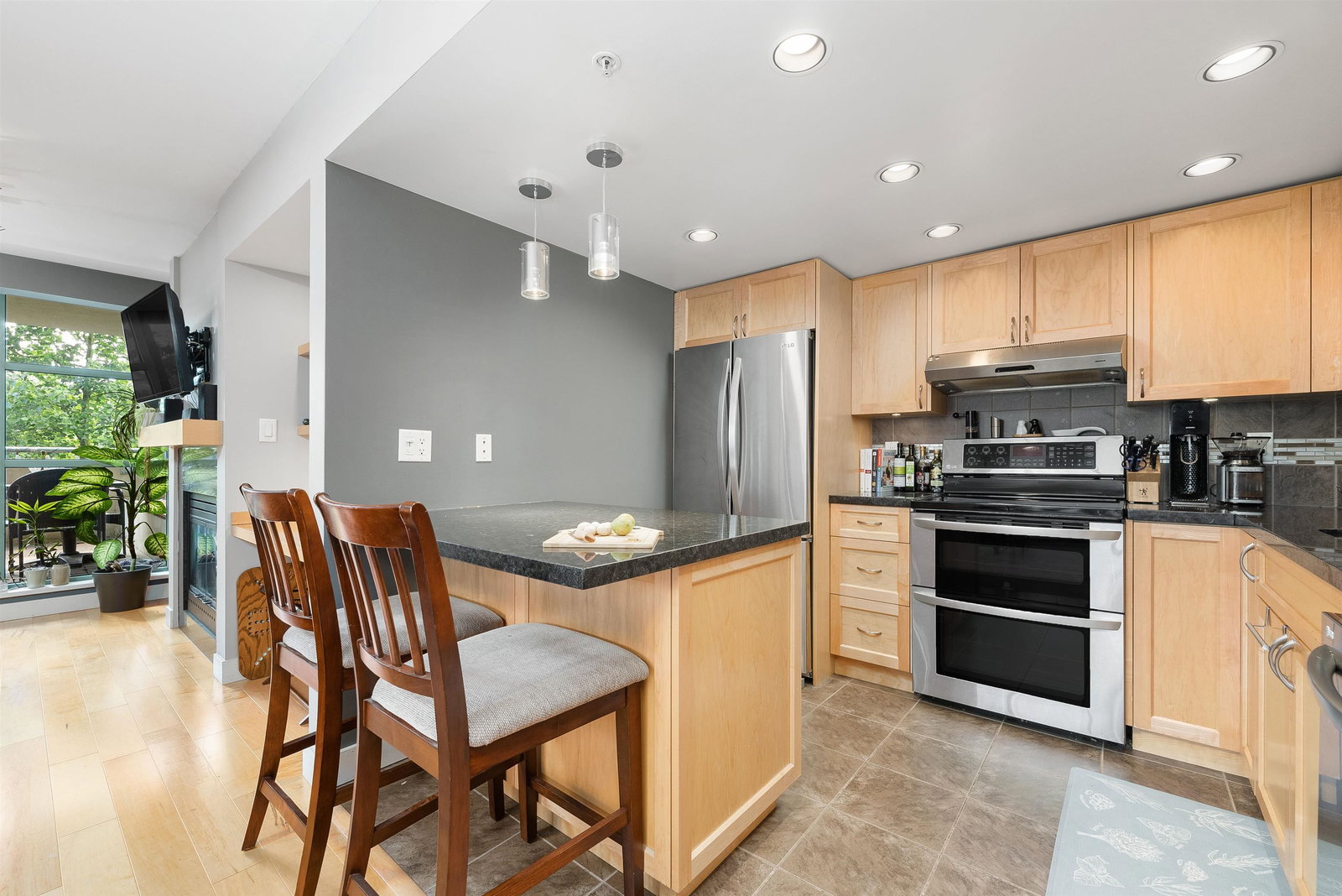 Listing Image 9