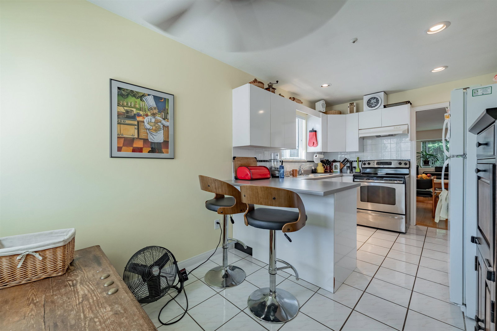 Listing Image 11