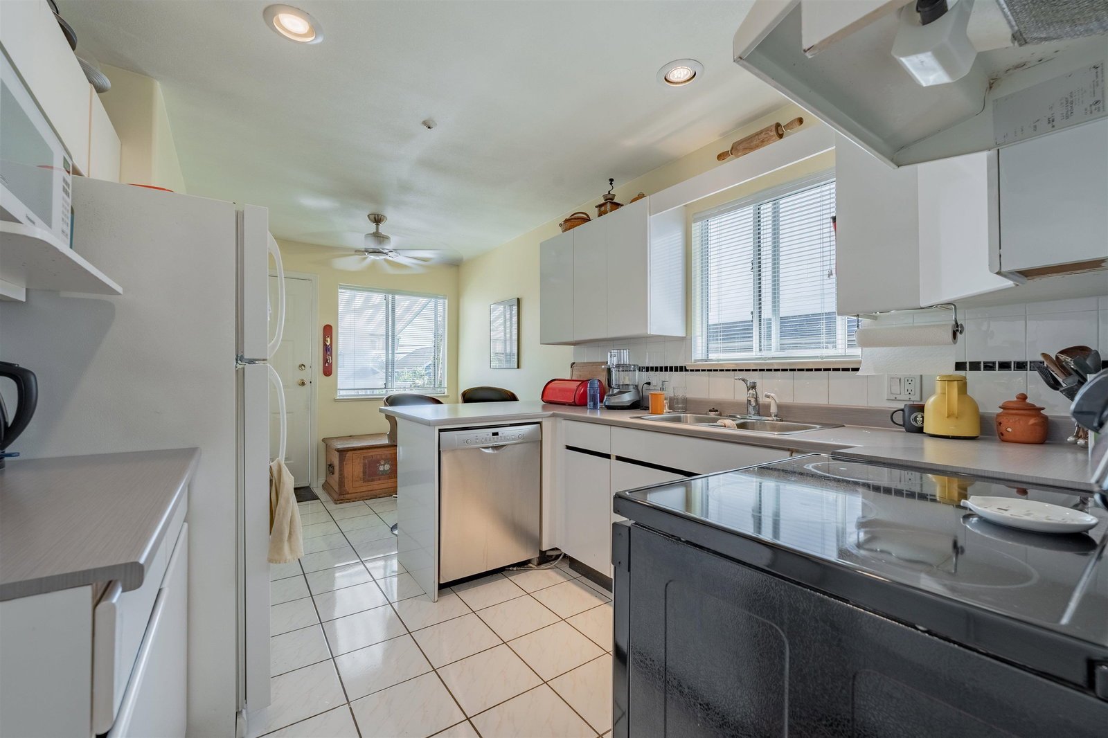 Listing Image 9