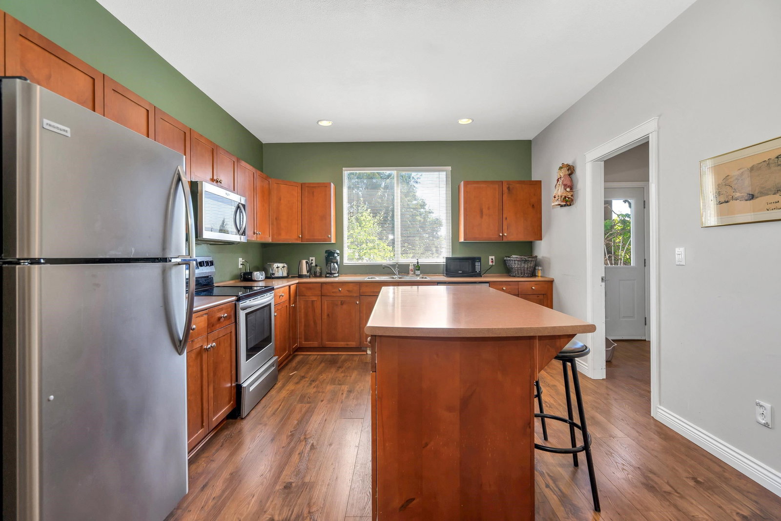 Listing Image 5