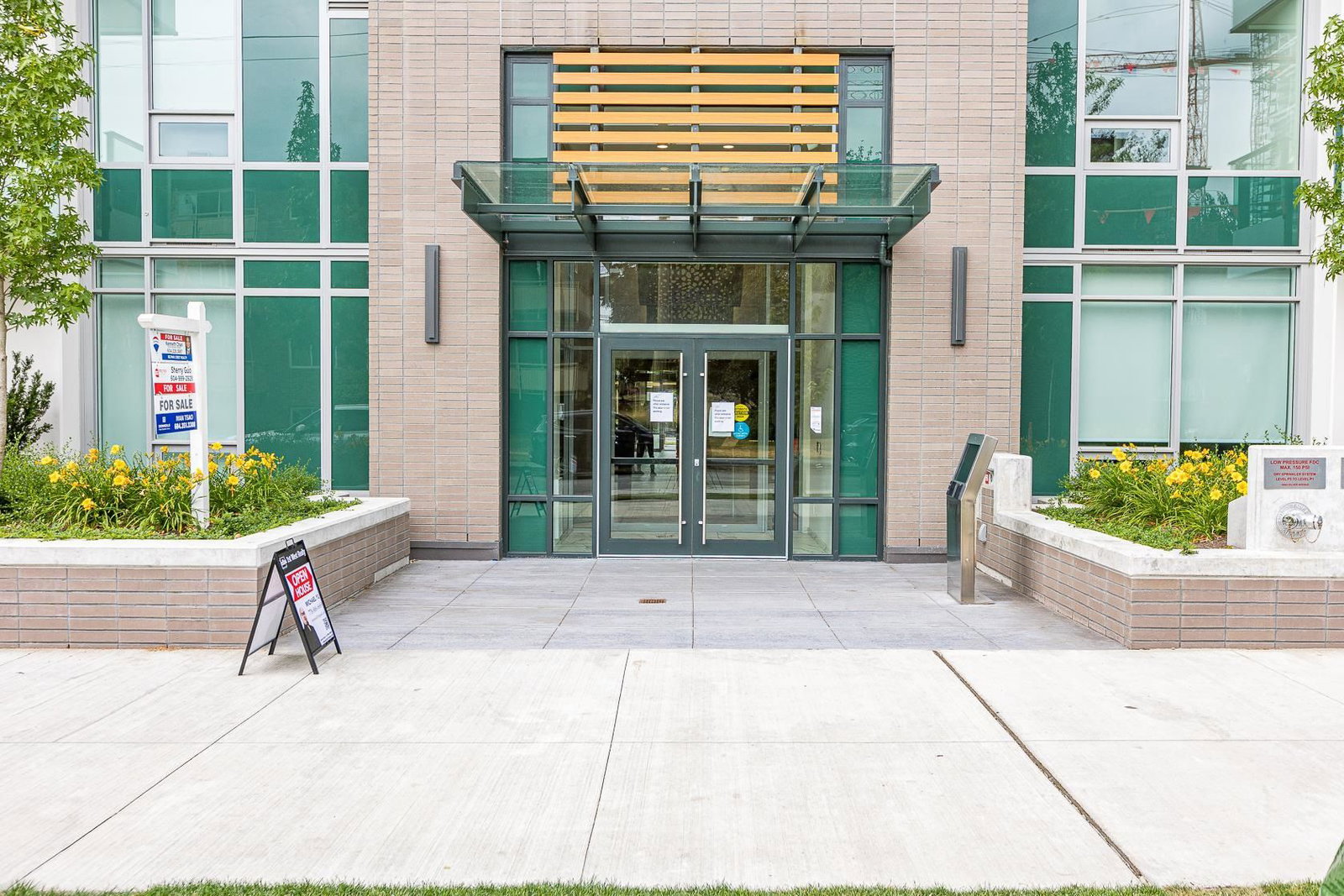 Listing Image 5