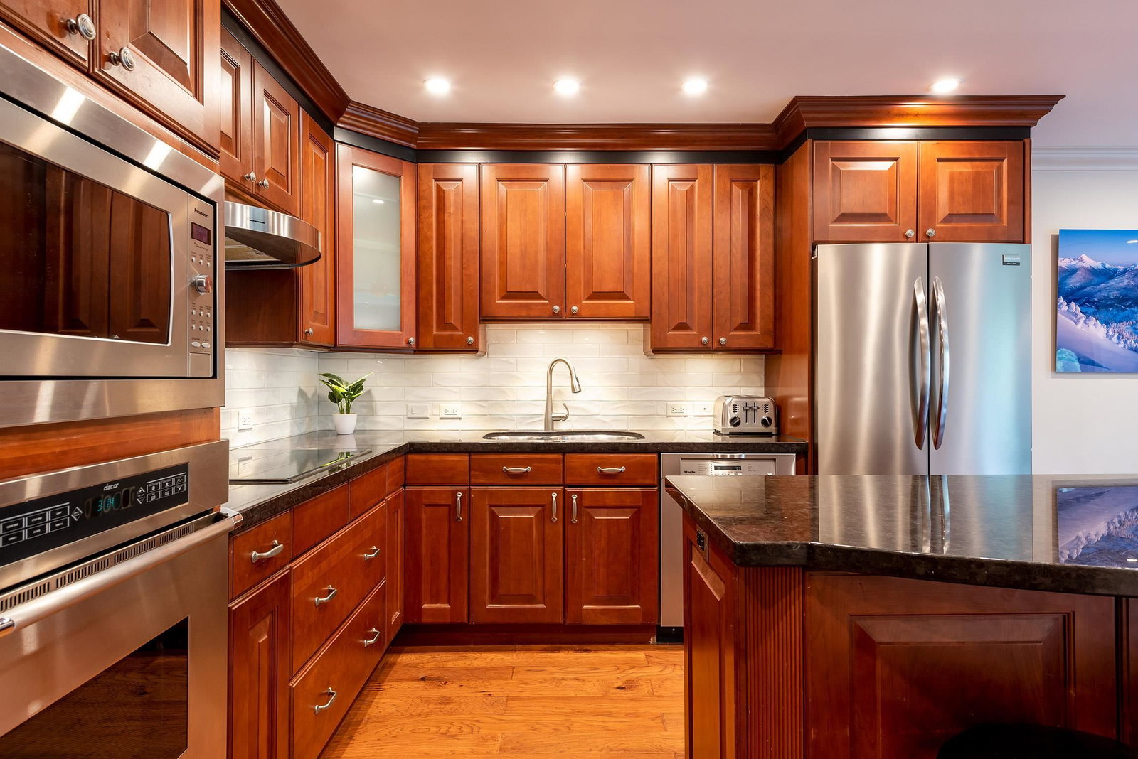 Listing Image 9