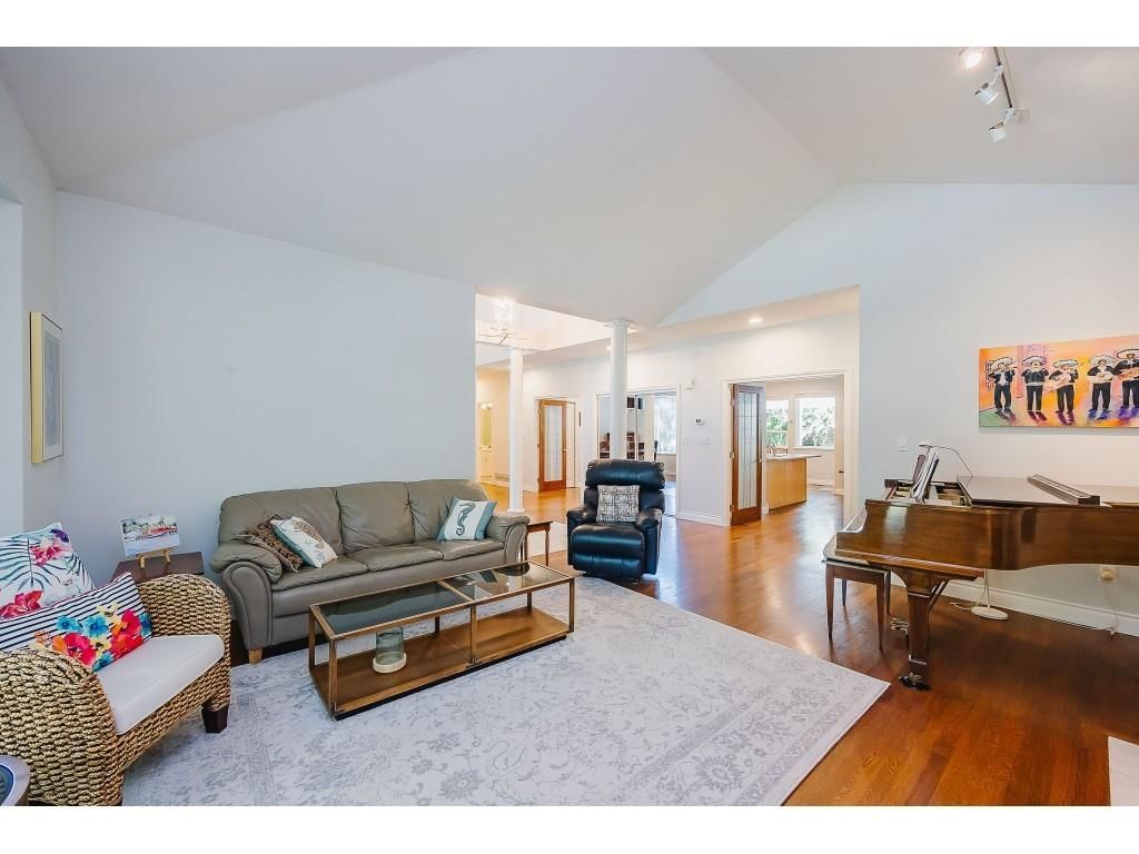 Listing Image 17