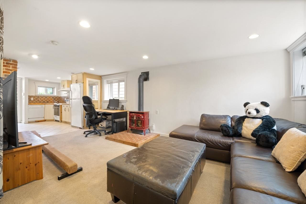 Listing Image 19