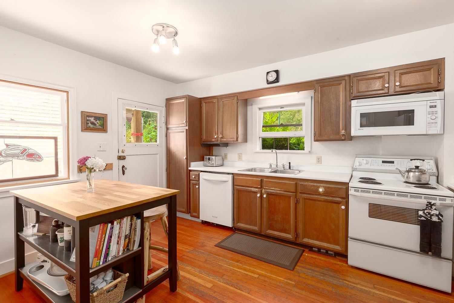 Listing Image 6