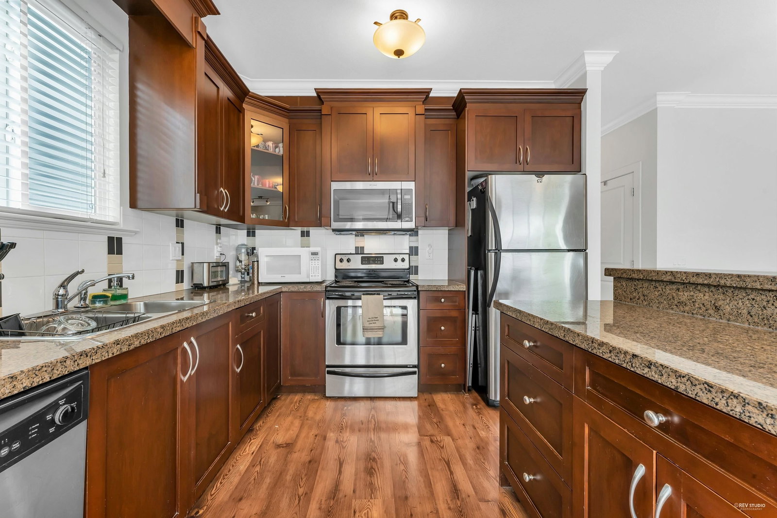 Listing Image 19